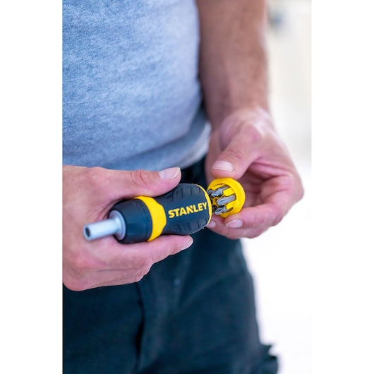 Stanley Multibit Ratchet Stubby Screwdriver and 6 Bits | STA066358