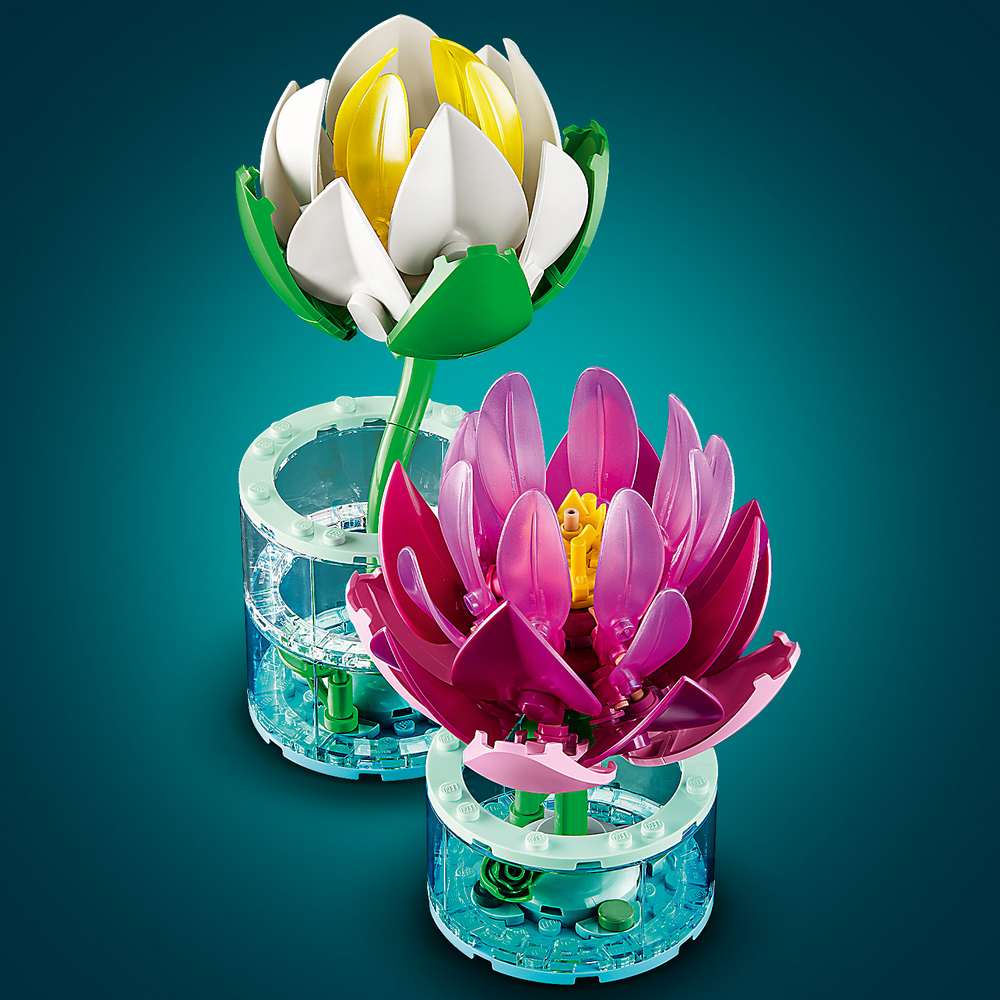 LEGO Botanicals Water Lilies 11511 - close-up detail of the finished build. 259 pieces. Ages 9+.