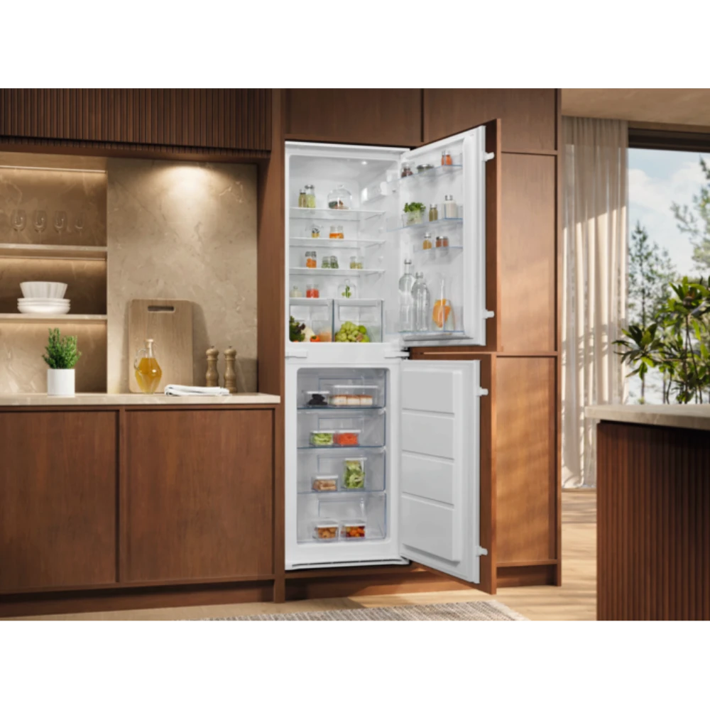 Electrolux 177cm 50/50 Low Frost Integrated Fridge Freezer - White | LNS5LE18S5