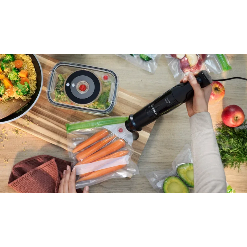 Ex-Display Bosch Series 4 Ergomaster 2 in 1 1000W Hand Blender with Chopper - Black | MSM4B621GB