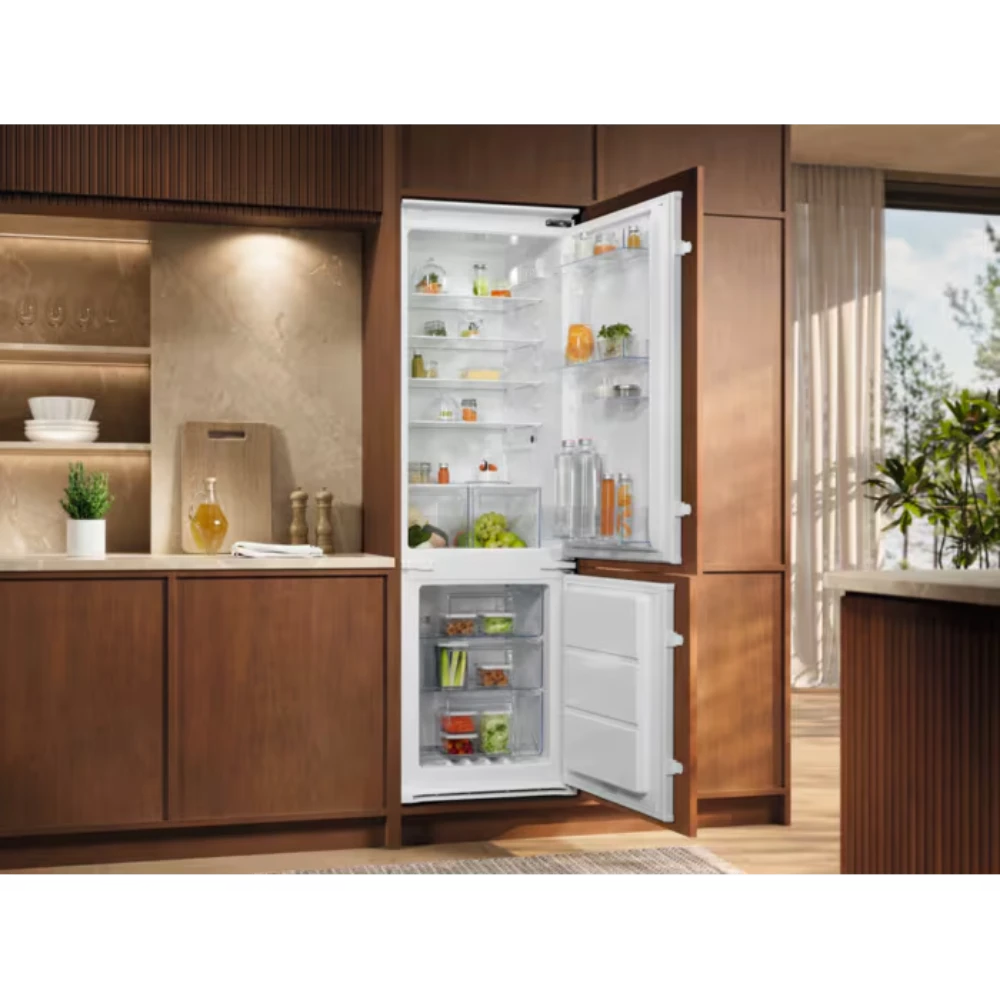 Electrolux 60/40 Integrated Fridge Freezer | LNT6NE18S
