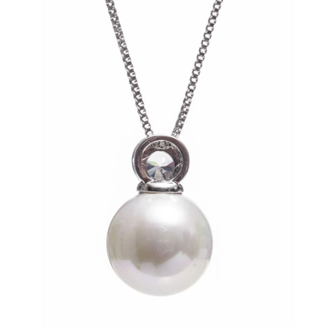Newgrange Living Mother of Pearl Pendant - Silver | 600099