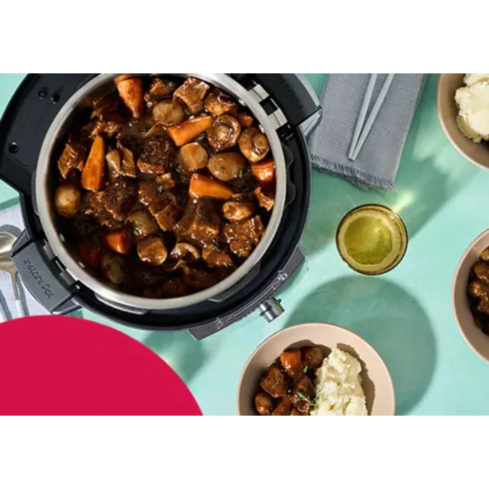 Instant Pot Pro 10 in 1 Multicooker 5.7 Litre with Wifi - Black | 112-0300-01-UK