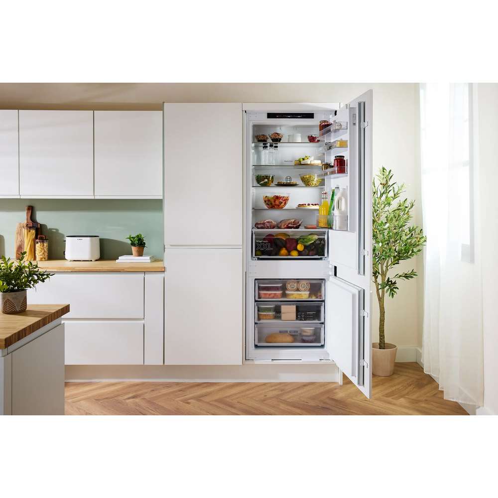 Bosch Series 2 60/40 Built In Integrated Fridge Freezer - White | KBN96NSE1G