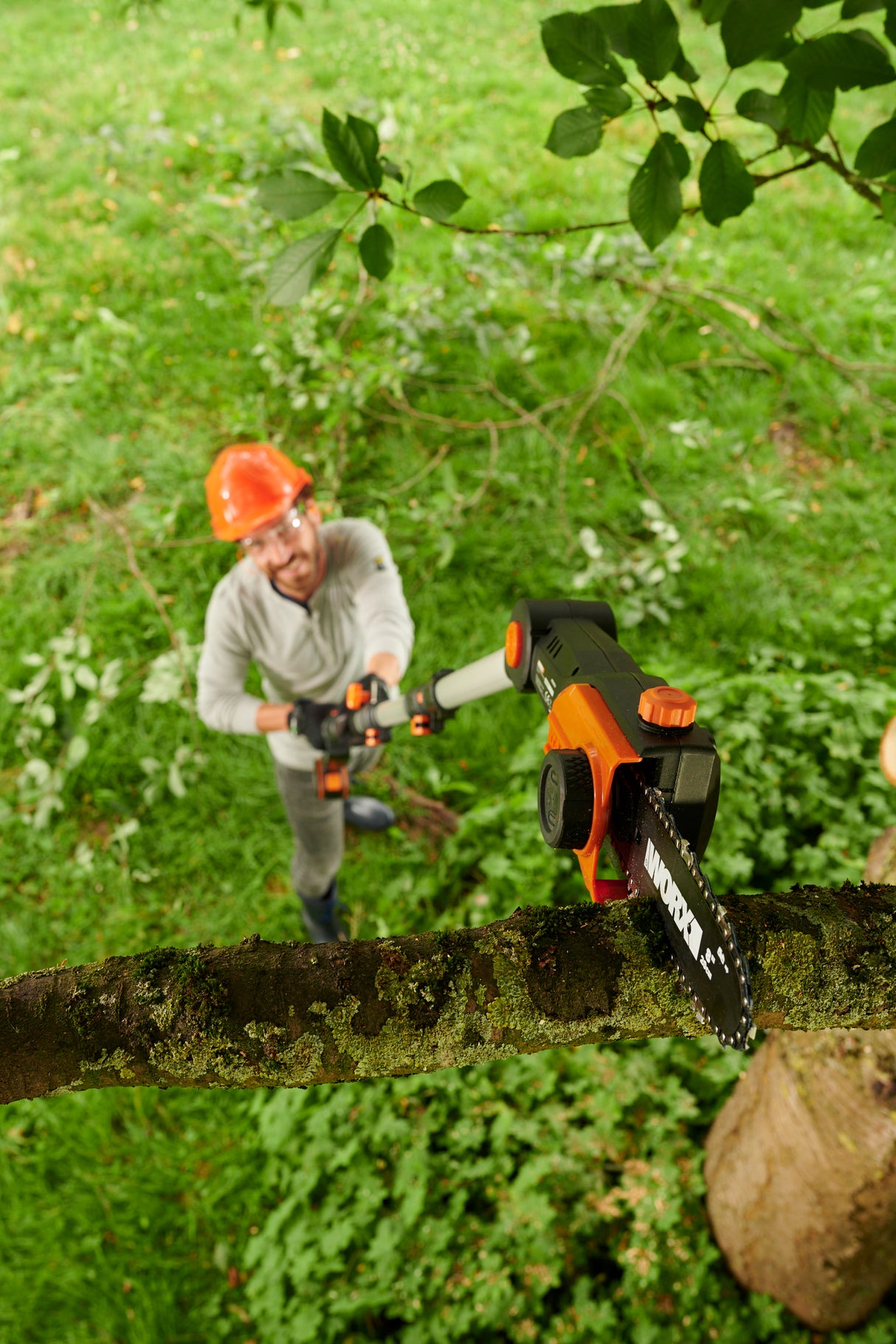 Worx 20V Cordless Pole Chainsaw Saw with Battery | WG349E
