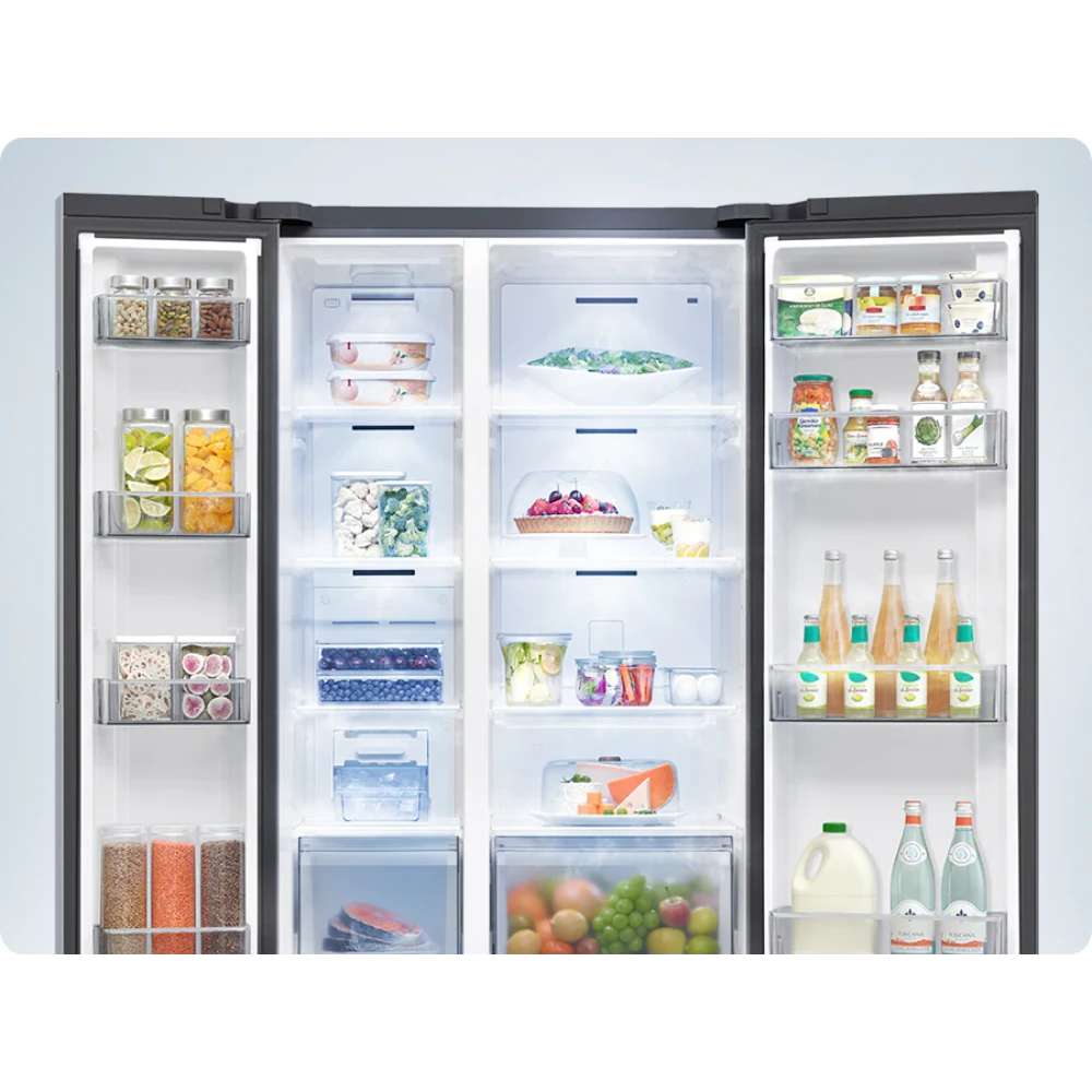 Samsung SpaceMax Bespoke AI Series 640L American Fridge Fridge Freezer - Black | RS70F64KEFEU