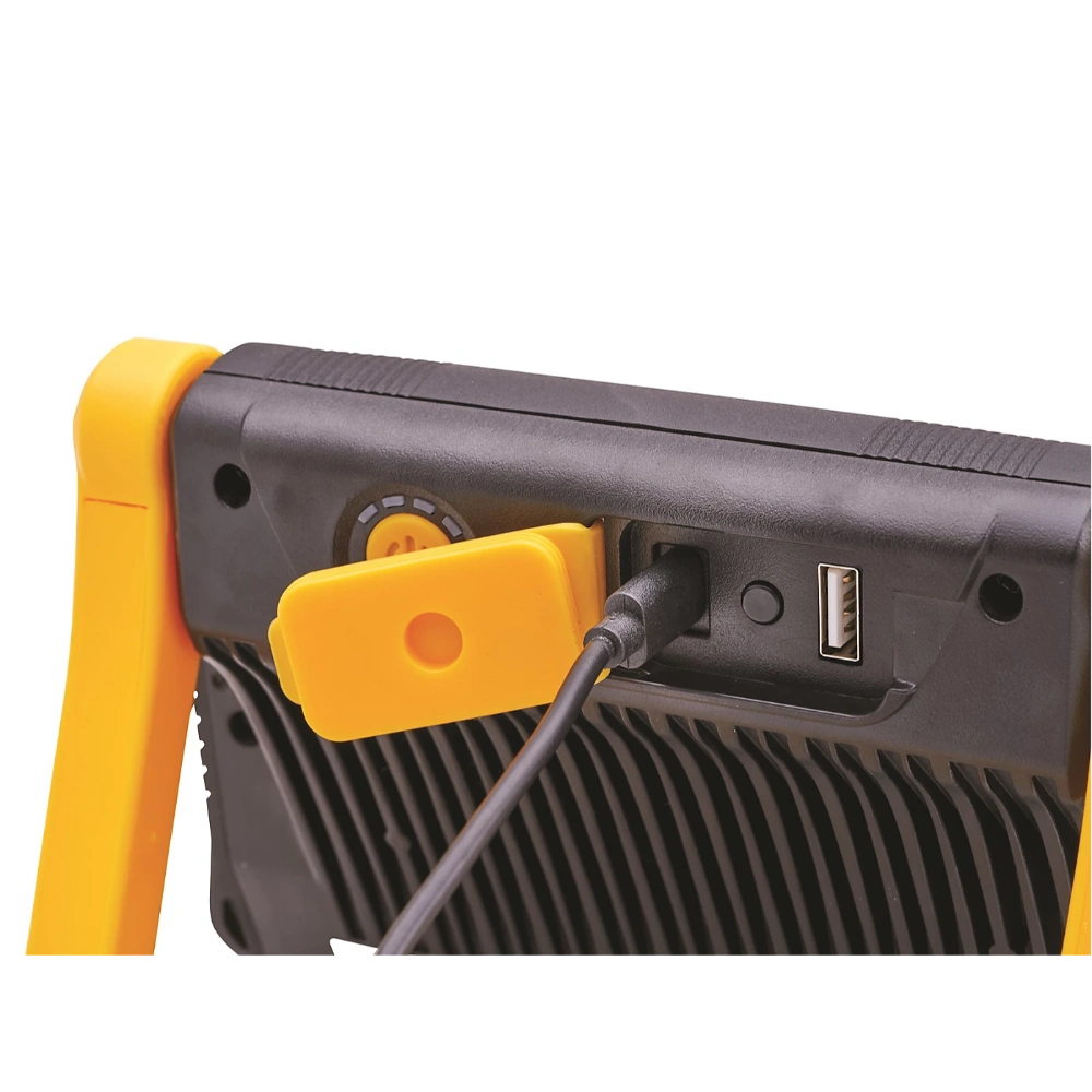 Stanley 1500 Lumens Rechargeable LED Worklight | XMS25TASKLI