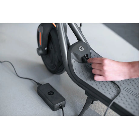 Segway F25E Ninebot KickScooter Electric E Ecooter - Black | KICKSCF25
