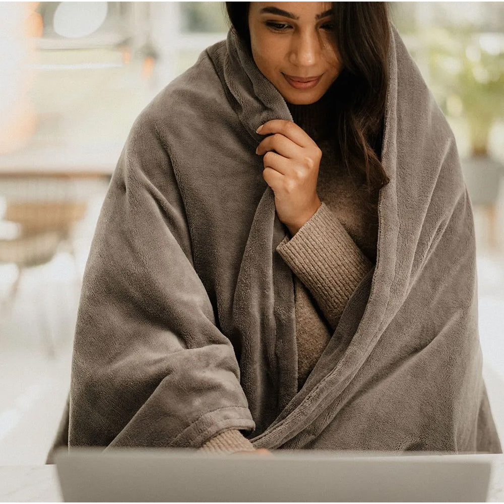Dreamland Luxury Snuggle Up Heated Large Fleece Throw - Grey | 16707C