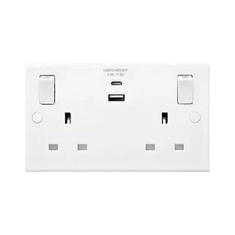 Powermaster Double Switched Socket 13Amp 2 Gang With 2 X Usb A Ports - White | 1839-30