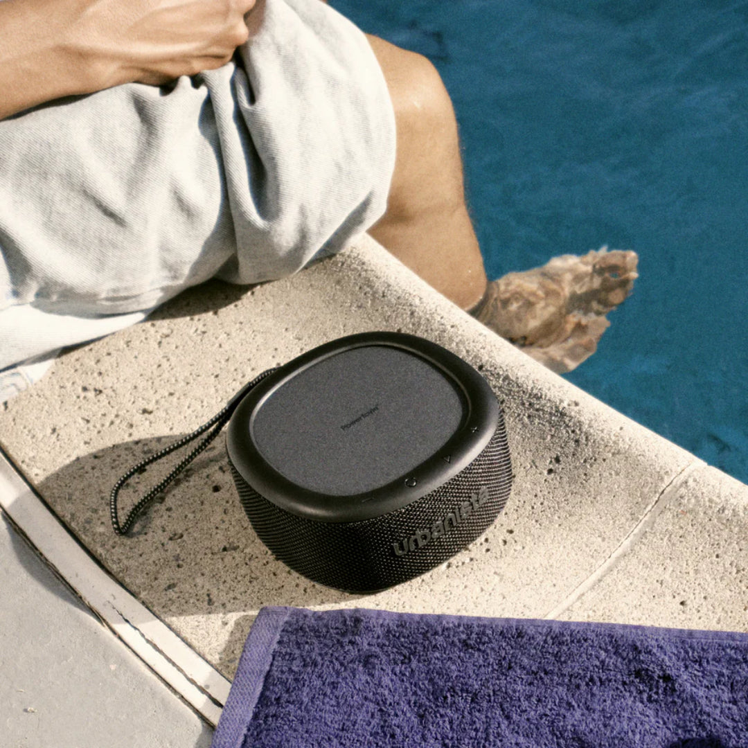 Malibu Bluetooth Speaker IP67 Indoor and Outdoor Solar Charging  - Black | 1037502