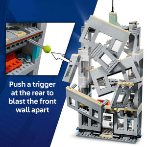 LEGO Super Heroes Spider-Man vs. Hulk Epic Clash 76350 - captioned product view. 534 pieces. Ages 8+.