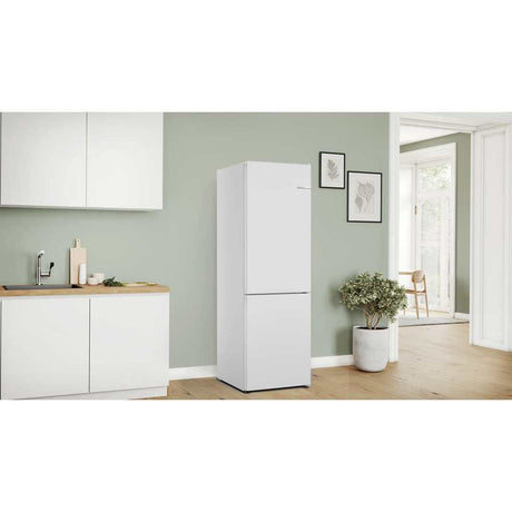 Bosch Series 4 186cm 60/40 Fridge Freezer - White | KGN362WDFG