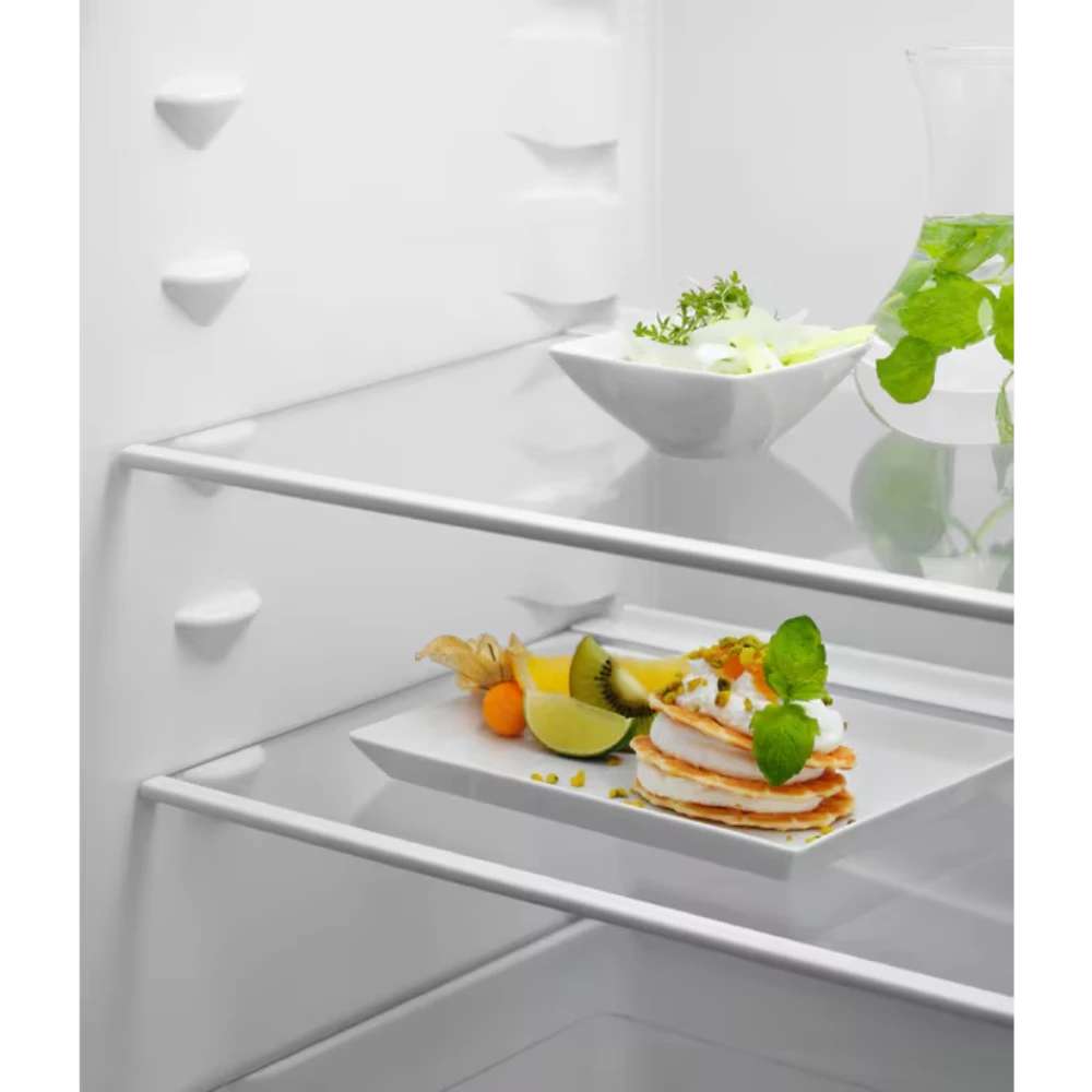 Electrolux 60/40 Integrated Fridge Freezer | LNT6NE18S