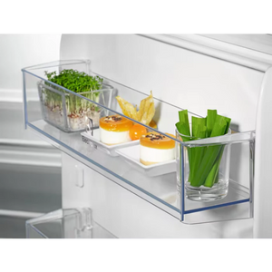 Electrolux 177cm 50/50 Low Frost Integrated Fridge Freezer - White | LNS5LE18S5
