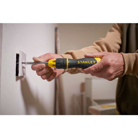 Stanley Multibit Ratchet Screwdriver with 10 Bit Head | STA068010