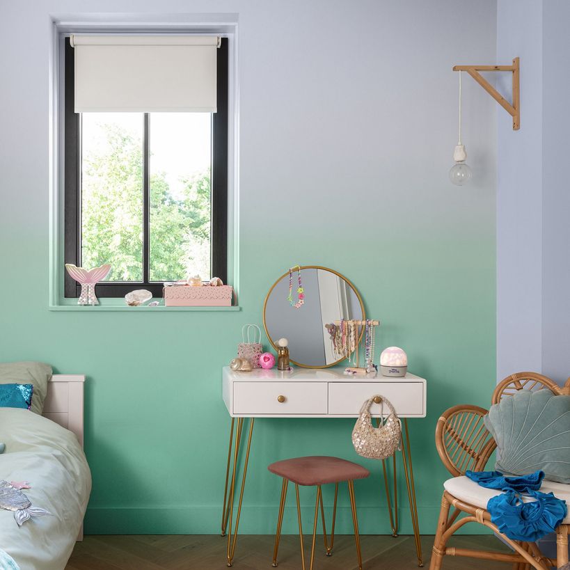 Dulux Easycare Disney The Little Mermaid Matt Wall and Ceiling Paint 2.5 Litre - Lavender Shell | 9072048