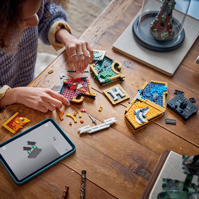 Lego Harry Potter Hogwarts House Crest | 76462