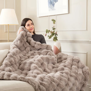 Dreamland Luxury Hygge Days Heated Large Fleece Throw - Mocha