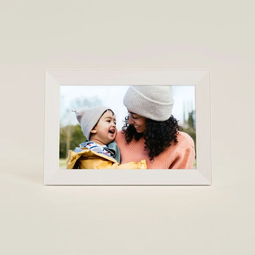 Aura Carver 10.1 Inch WiFi Digital Photo Picture Frame - White | UKA900-WHT