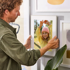 Aura Walden 15 Inch Digital Photo Picture Frame - Clay with Paper Mat | AF115-MWHT