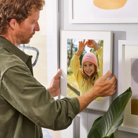 Aura Walden 15 Inch Digital Photo Picture Frame - Clay with Paper Mat | AF115-MWHT