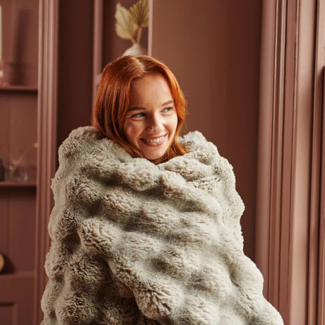 Dreamland Luxury Hygge Days Heated Large Fleece Throw - Mocha